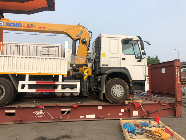隨機(jī)起重運(yùn)輸車出口注意事項(xiàng)_國(guó)際貨運(yùn)_旭洲物流